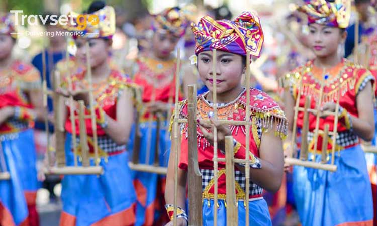 GLIMPES OF BALI