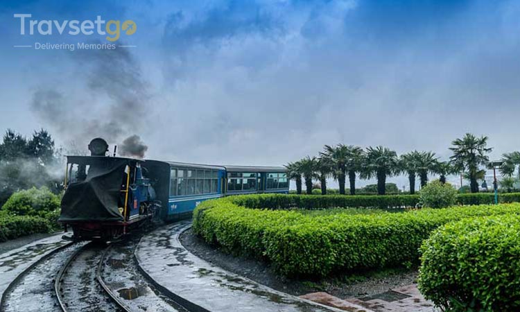 Scenic Darjeeling with Gangtok	